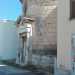Le colonne sorreggono un timpano a sua volta sormontato da un oculo che serviva a illuminare lintera chiesa